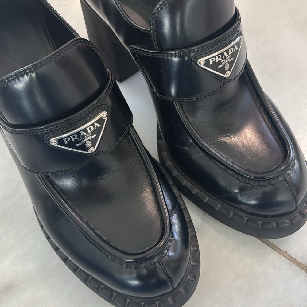 Prada Black Leather Loafers-Authentic - Picture 2 of 7